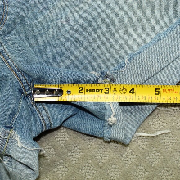 Levi's Womens 30 Distressed Light Wash Denim Blue Jean Cuffed Frayed Hem… - Picture 3 of 4